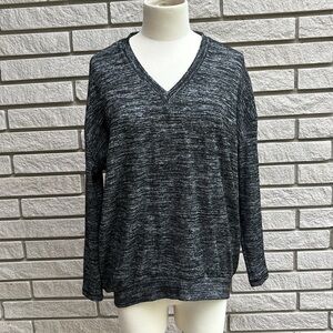 Femme de Carriere Charcoal V-neck Long Sleeve Tee High-Low Hem